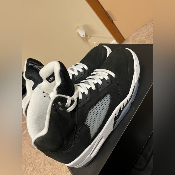 Air Jordan 5 Moonlight - Picture 2 of 5